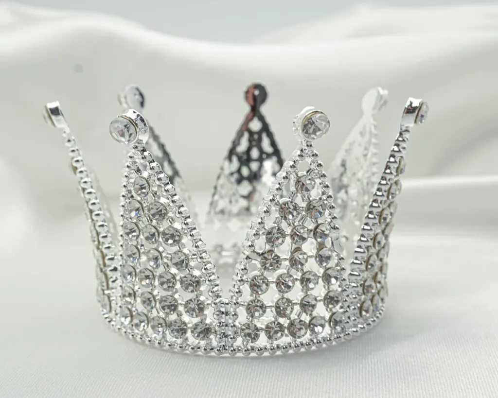 #CT9266 - 3.5" Silver Crown Topper - Medium
